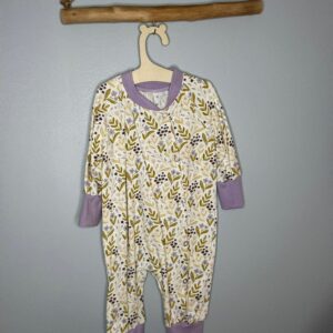 Pyjama OEKO-TEX® - Feuillage olive et baies prune