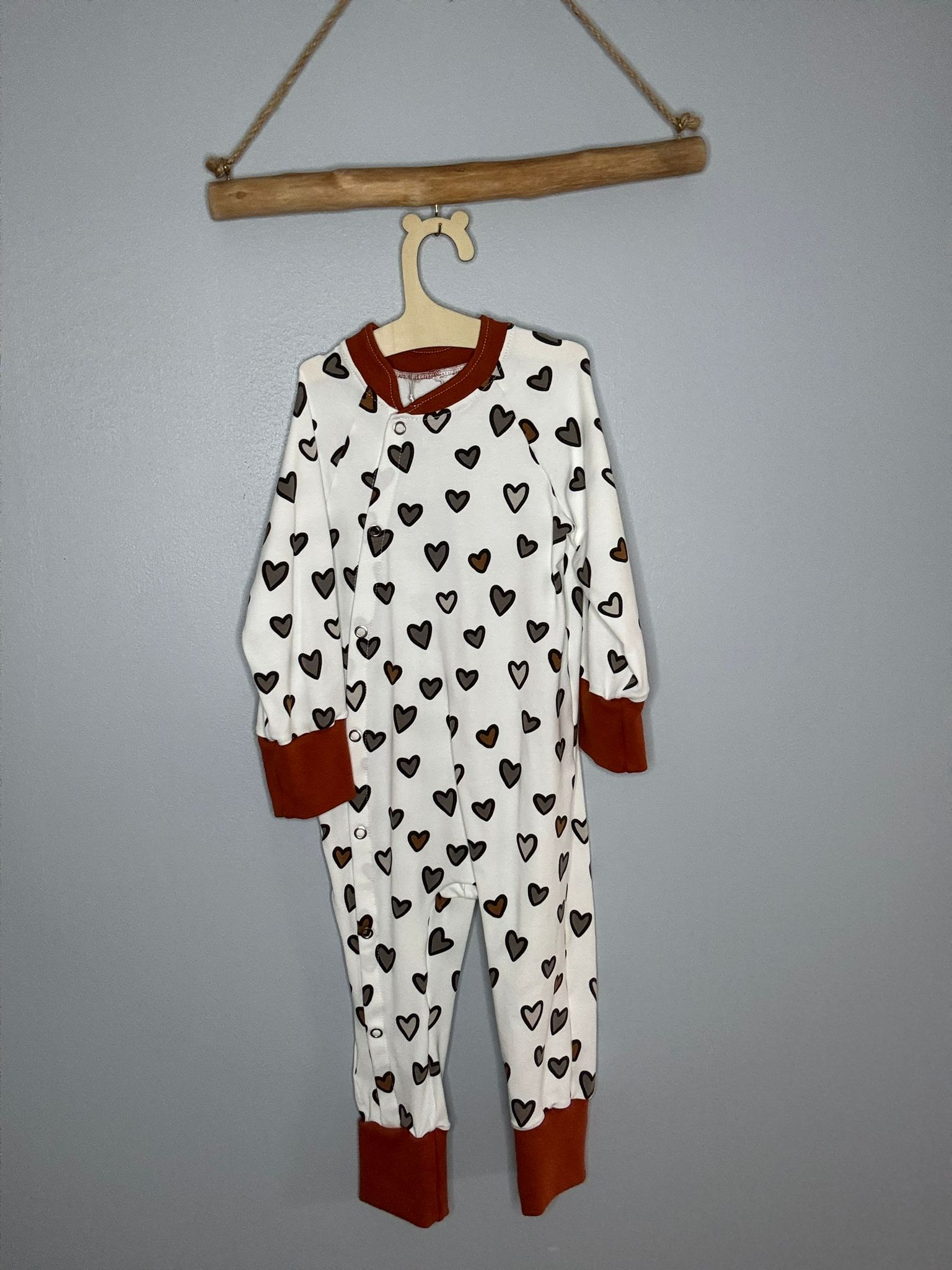 Pyjama OEKO-TEX® - Motif petits cœurs rouges
