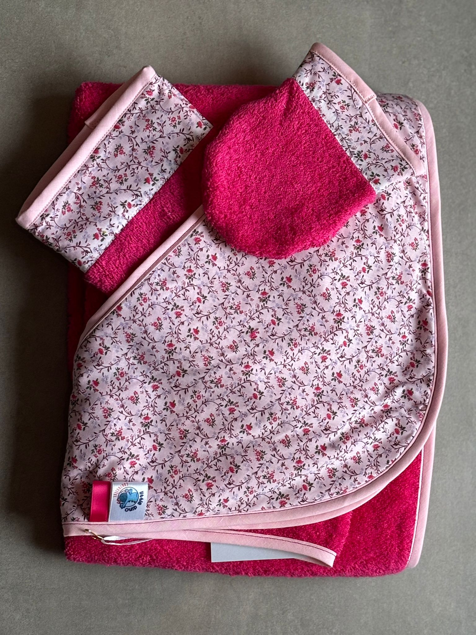 Sortie de bain OEKO-TEX® - Petites fleurs roses