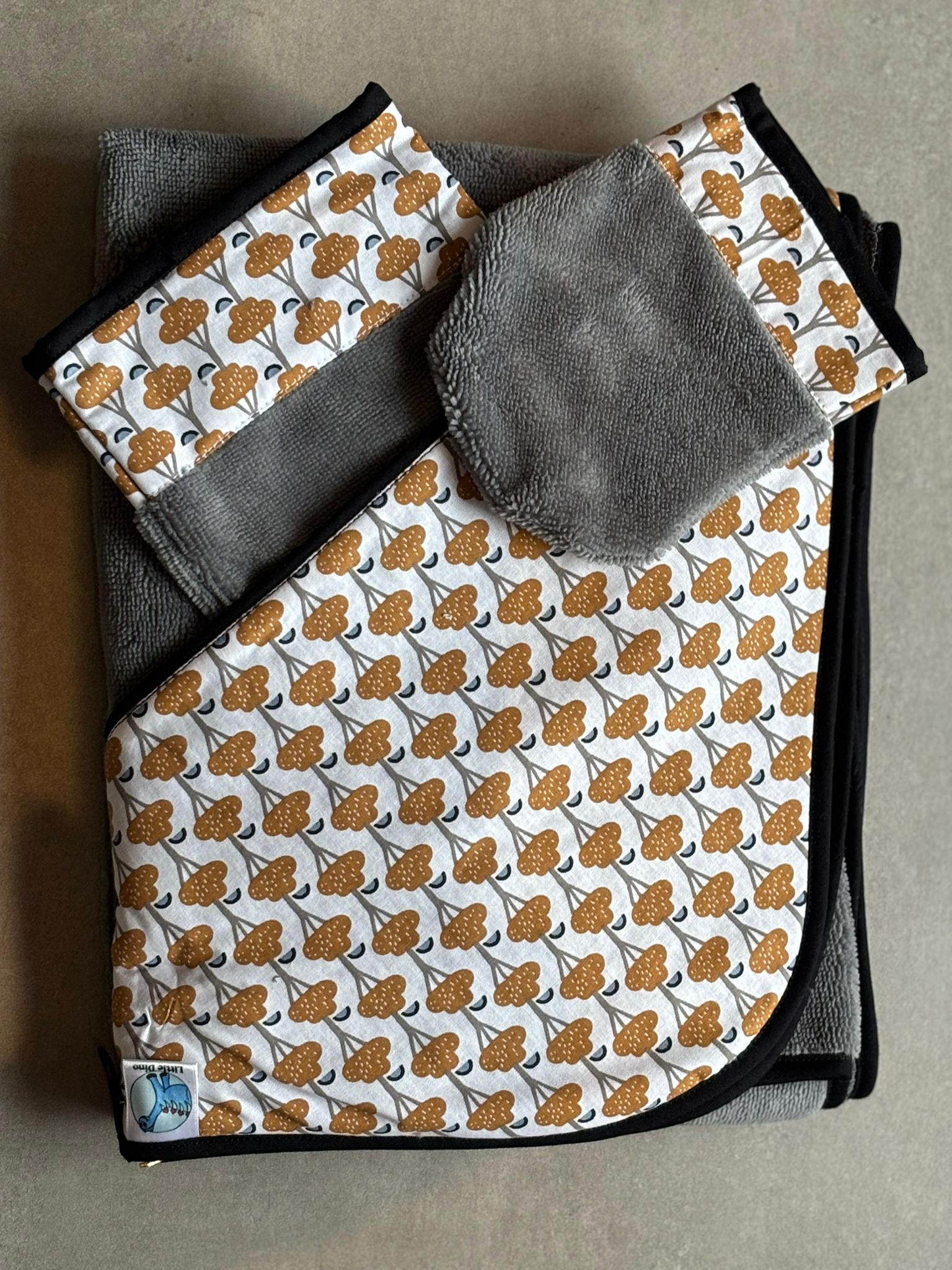 Sortie de bain OEKO-TEX® - Motif fleurs caramel