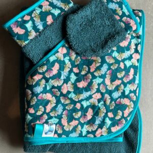 Sortie de bain OEKO-TEX® - Motif feuilles de ginkgo multicolores