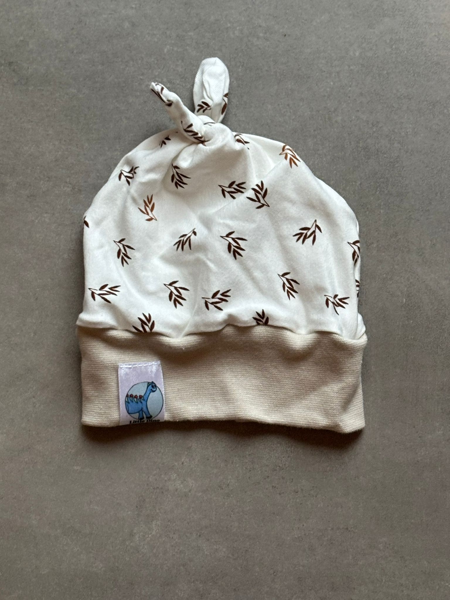 Bonnet OEKO-TEX® - Feuilles Brunes sur Écru