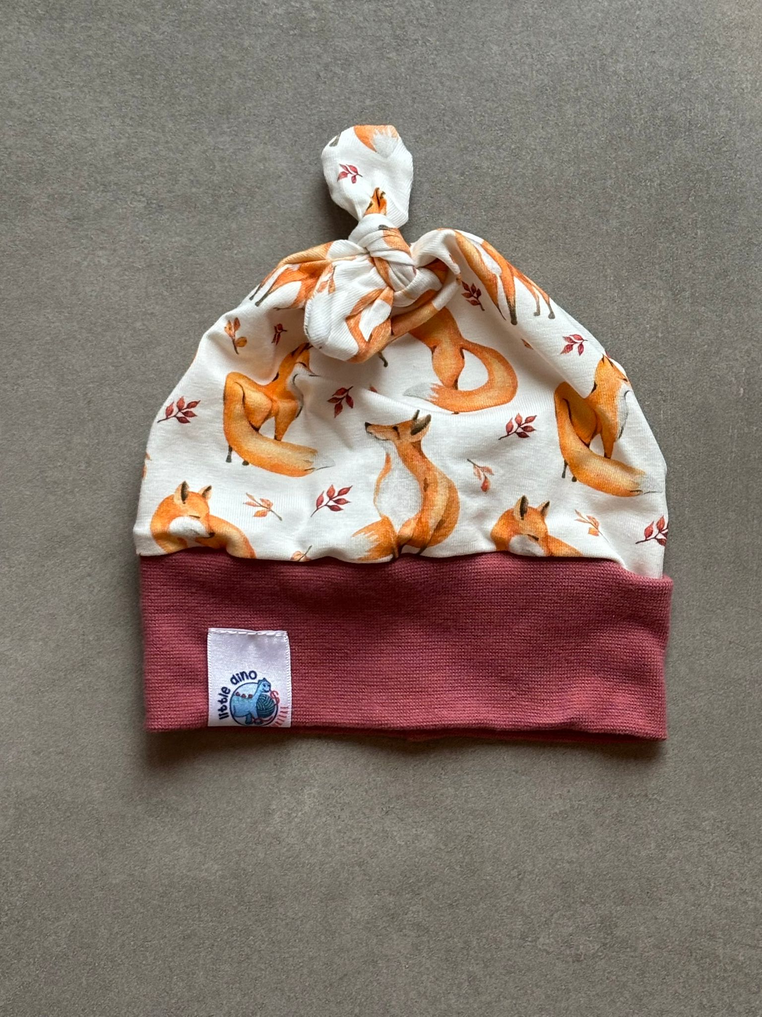 Bonnet OEKO-TEX® - Renards Roux & Bordure Terre de Sienne