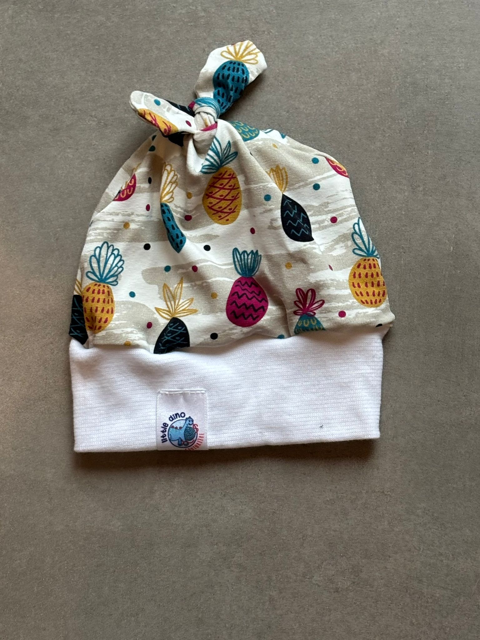 Bonnet OEKO-TEX® - Ananas Multicolores & Bordure Blanche