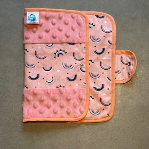 Protège carnet OEKO-TEX® - Arcs-en-ciel saumon & Minky rose