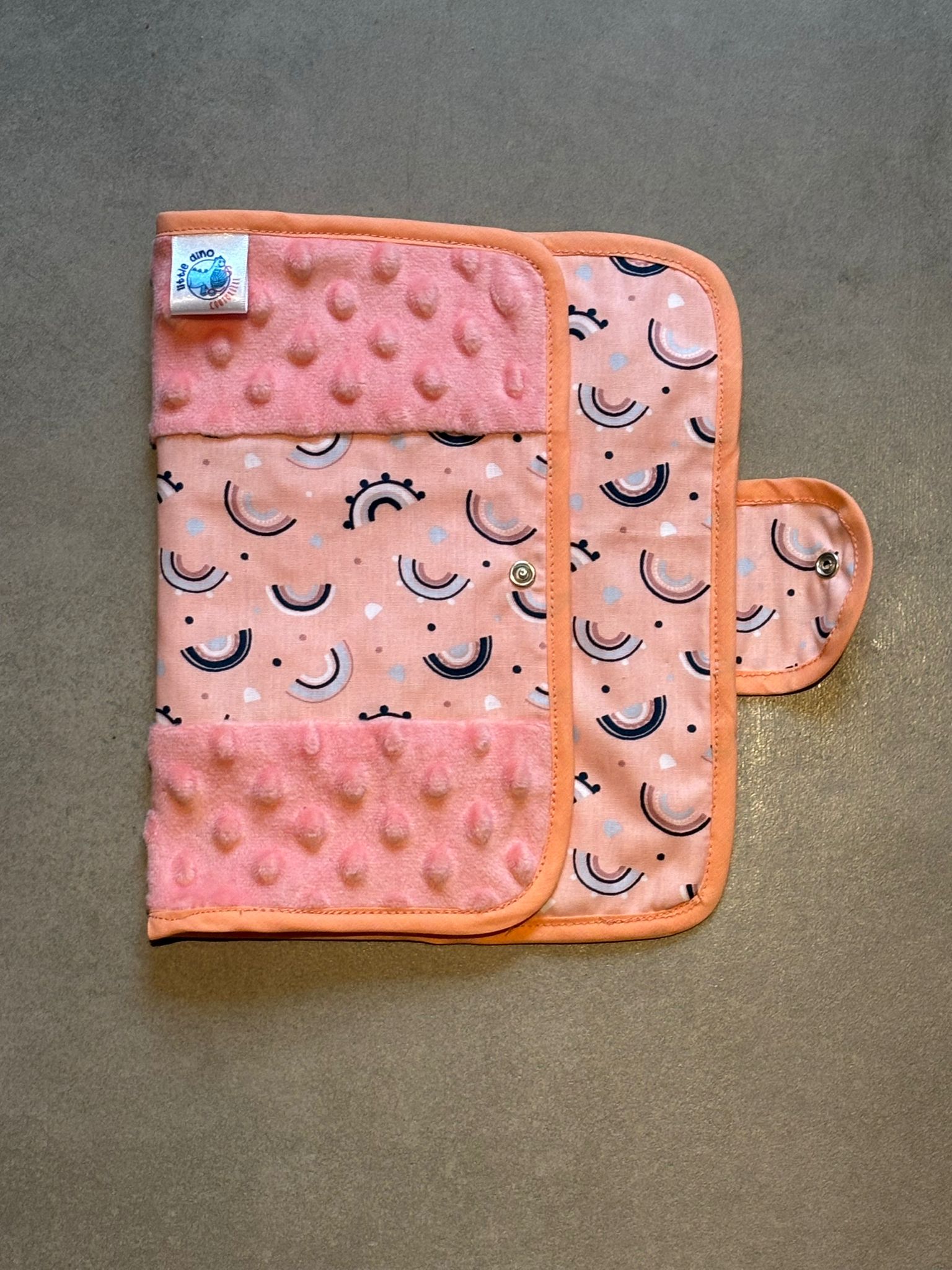 Protège carnet OEKO-TEX® - Arcs-en-ciel saumon & Minky rose
