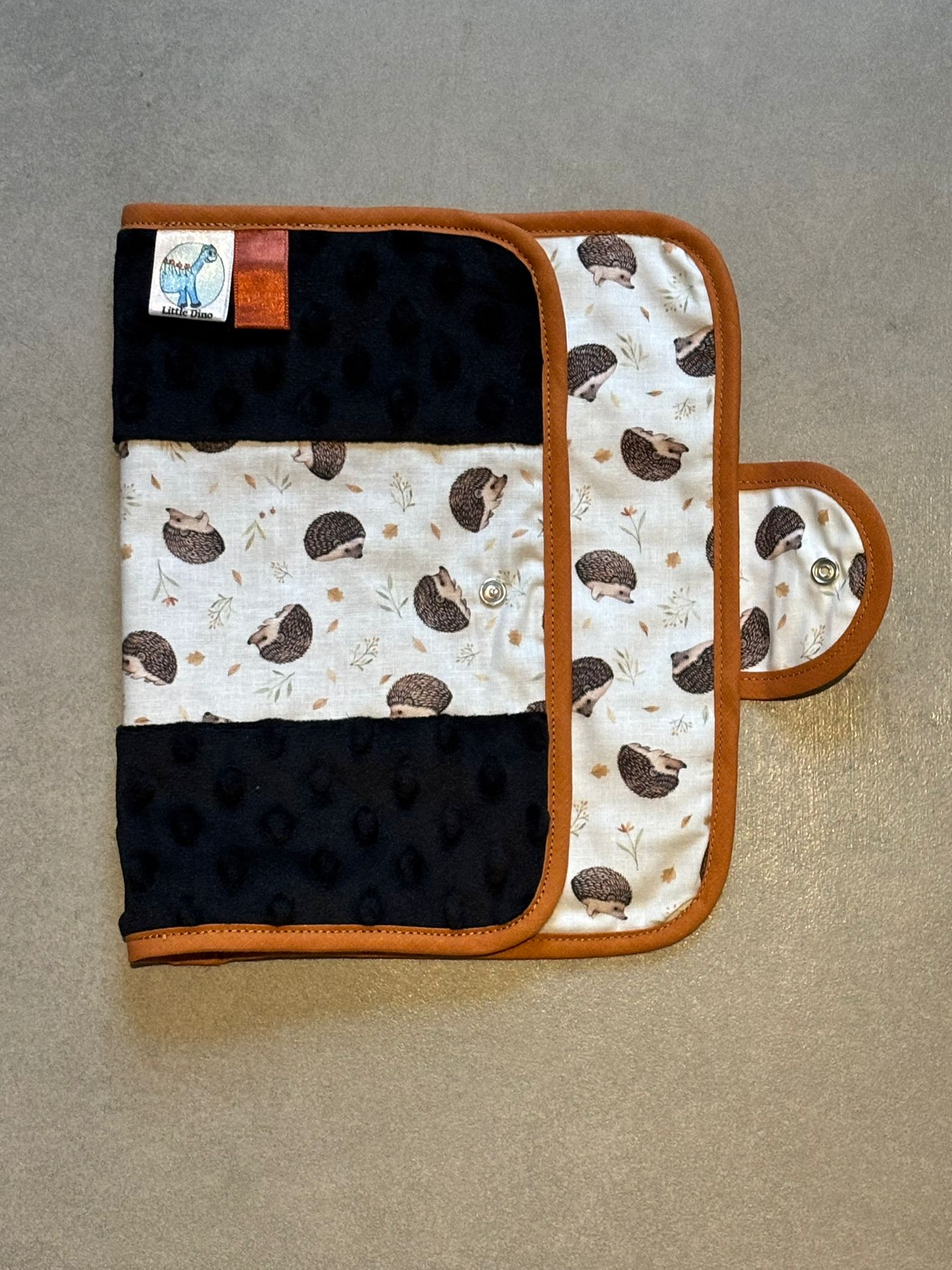 Protège carnet OEKO-TEX® - Hérissons & Minky noir caramel