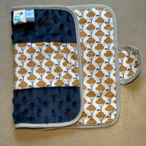 Protège carnet OEKO-TEX® - Fleurs moutarde & minky bleu nuit