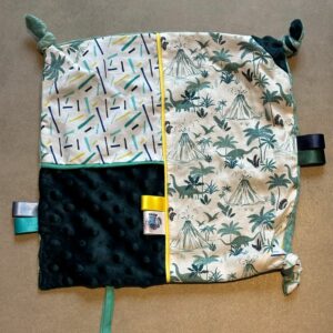 Doudou carré OEKO-TEX® - Dino vert & safari tropical