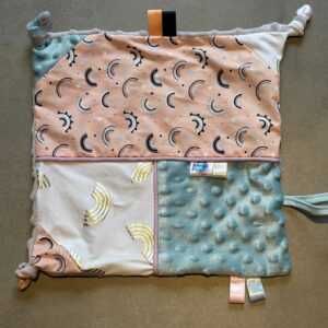 Doudou carré OEKO-TEX® - Arc-en-ciel doré & douceur pastel