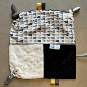 Doudou carré OEKO-TEX® - Flèches dorées & contraste noir-blanc