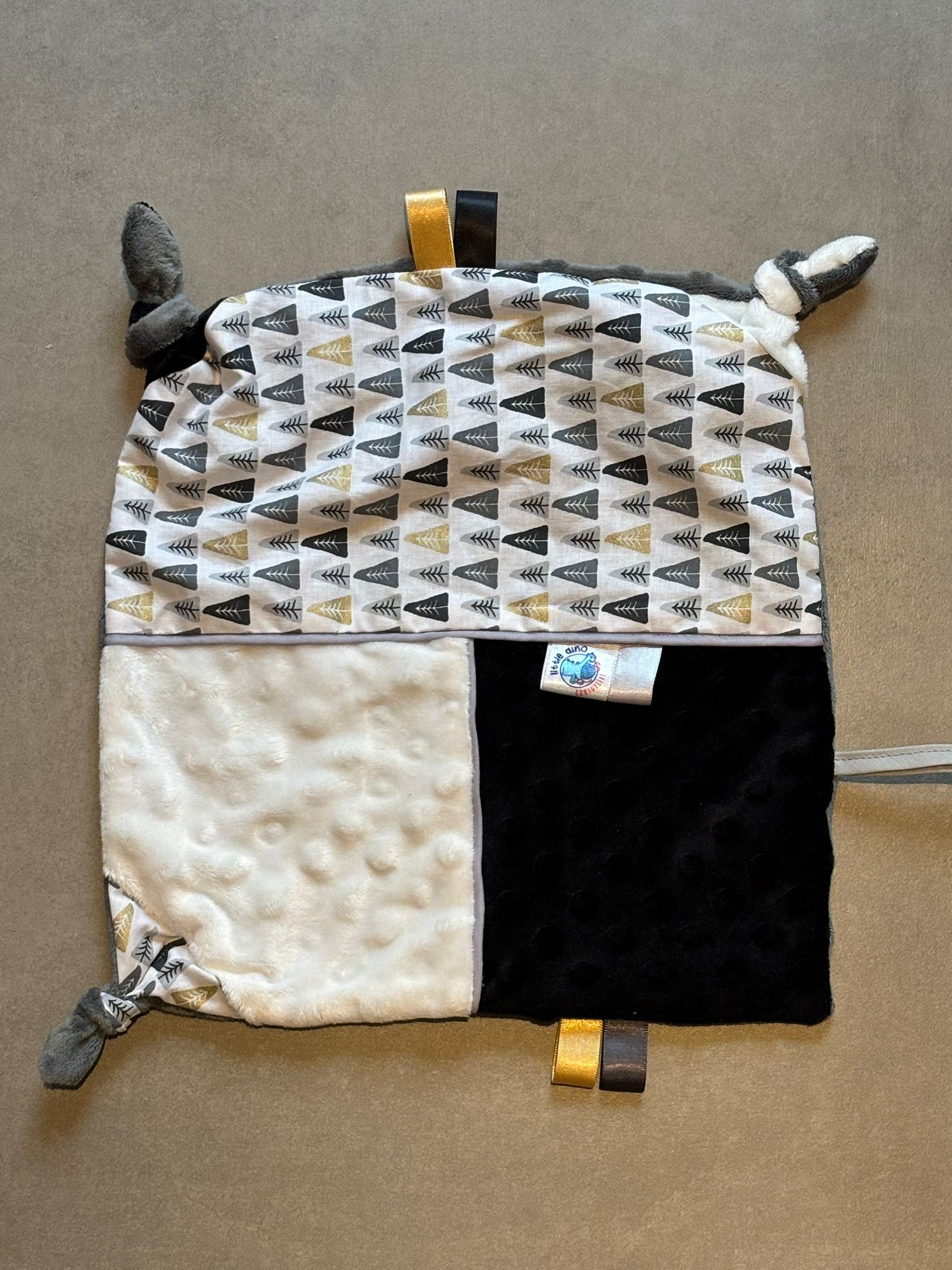 Doudou carré OEKO-TEX® - Flèches dorées & contraste noir-blanc