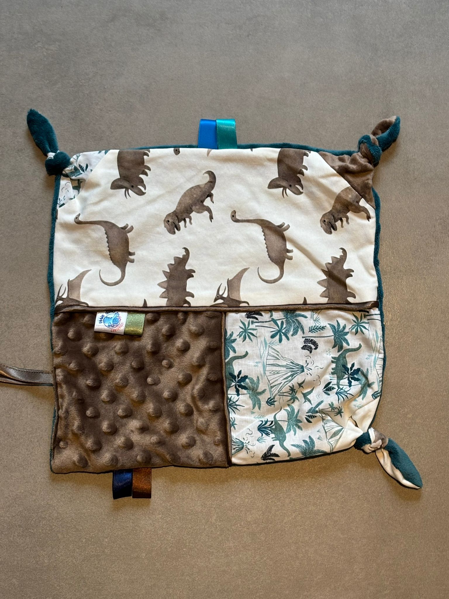 Doudou carré OEKO-TEX® - Dinosaures rétro & forêt turquoise