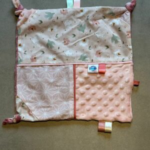 Doudou carré OEKO-TEX® - Oiseaux pastel & douceur poudre