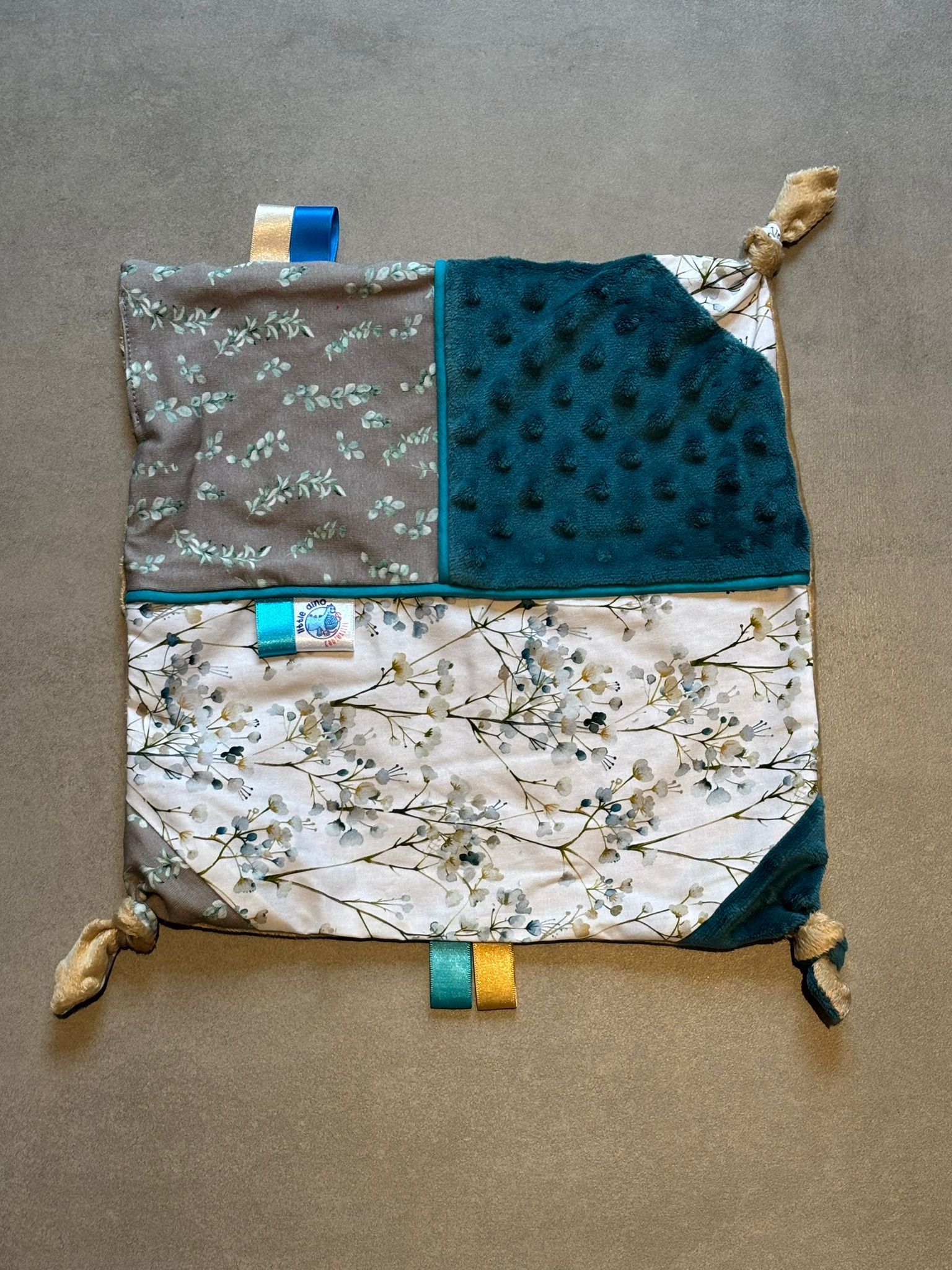 Doudou carré OEKO-TEX® - Feuillage bleu & velours profond