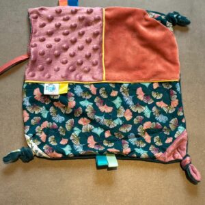 Doudou carré OEKO-TEX® - Ginkgos colorés & duo rose-terracotta