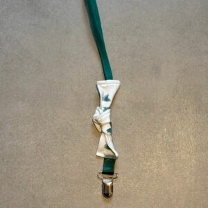 Attache tétine OEKO-TEX® - Feuillage vert & sangle émeraude