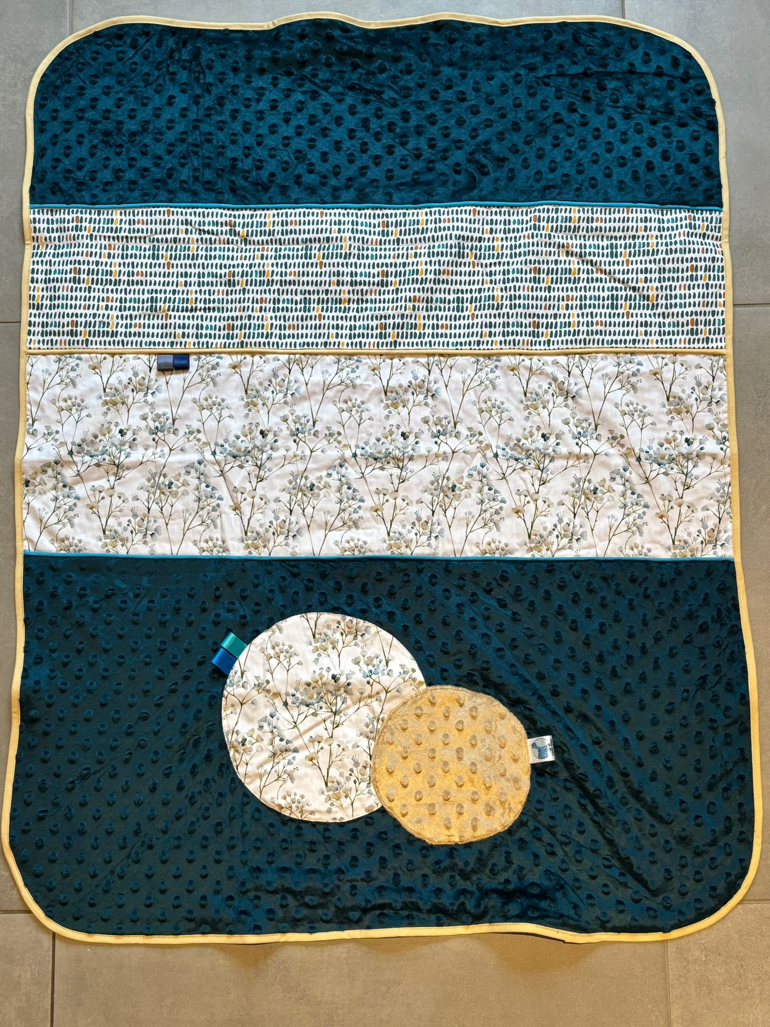 Couverture OEKO-TEX® - Bleu Nuit & Fleurs Blanches