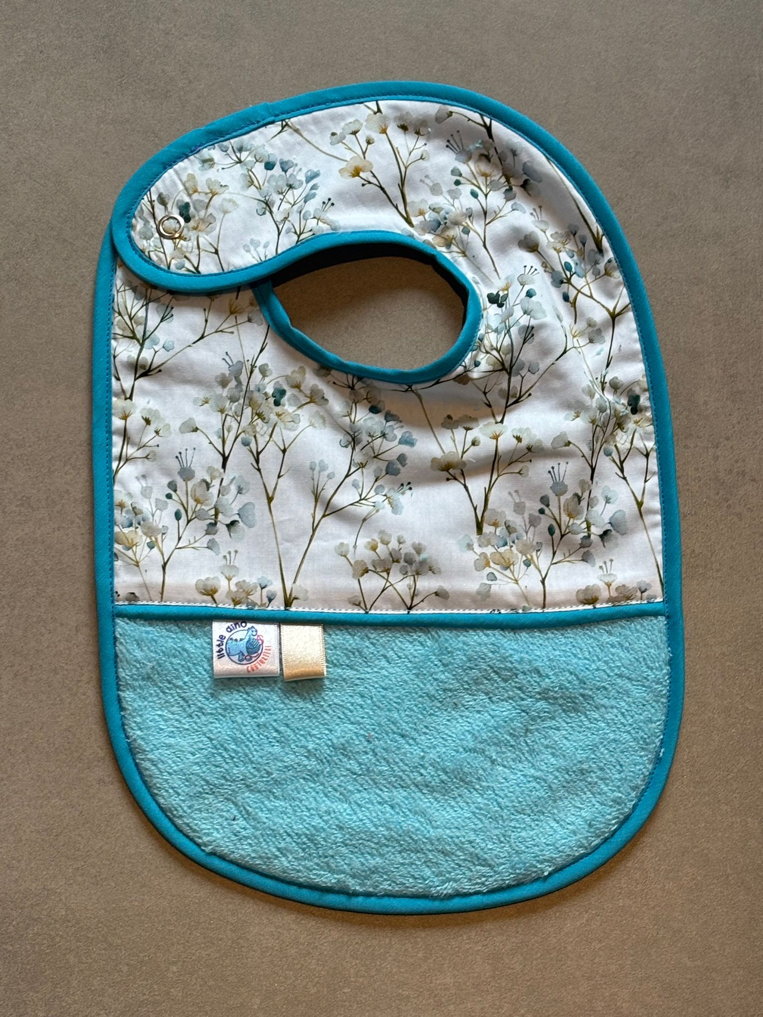 Bavoir OEKO-TEX® – Fleurs Bleu Glacier