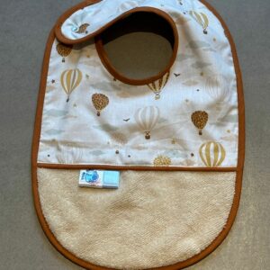 Bavoir OEKO-TEX® – Motif Montgolfières Beige