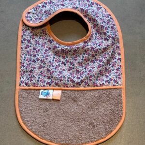 Bavoir OEKO-TEX® – Motif Fleurs Rose & Violet