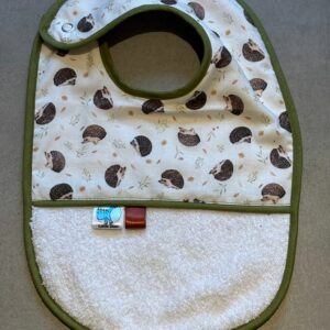 Bavoir OEKO-TEX® – Motif Hérissons Vert